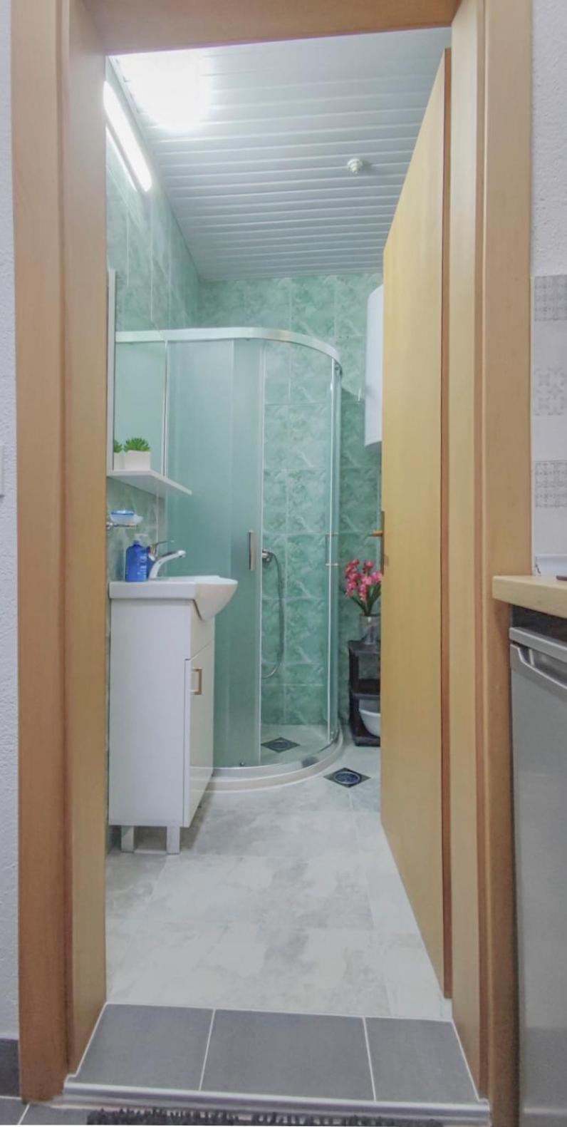 Care'S Studio 奥赫里德 外观 照片